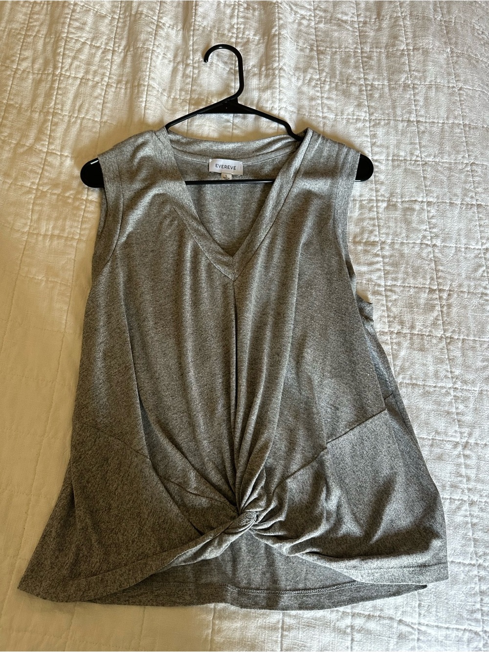 Evereve tank top with twist front detail in gray size L
